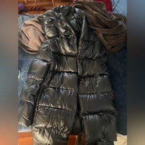 SOLD - Aritzia Babaton The Duvet Puffer Mid XS $250